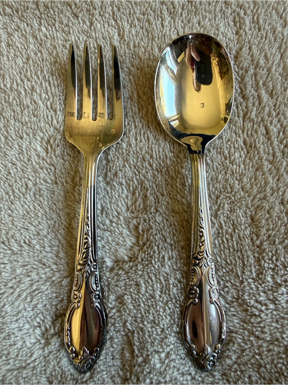 Vintage Oneida Silver Plate 3-Piece Baby Set (Cup, Fork, and Spoon) - Picture 2 of 12